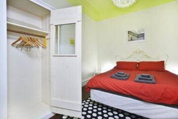  Greenpoint Lodge 14
