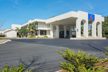 Motel 6 Newnan GA
