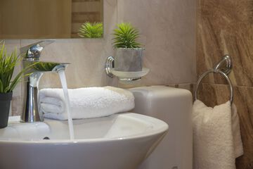 Bathroom sink
