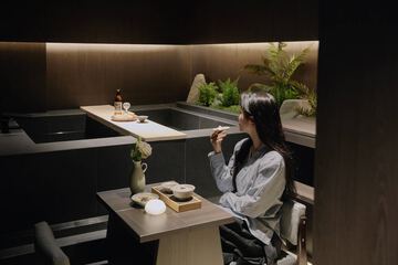 Indoor spa tub