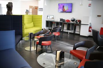 Lobby lounge