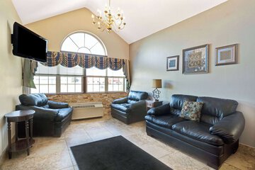 Hotel Interior 5 of 16