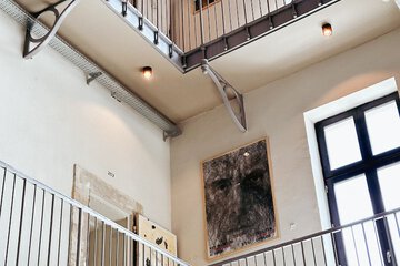 Handrails in hallways