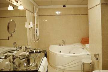 Jetted tub