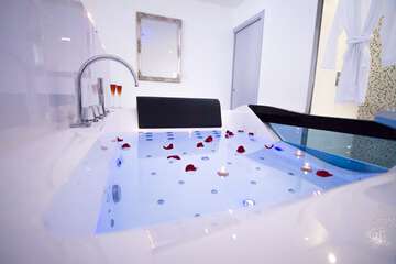 Jetted tub