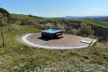 Jetted tub