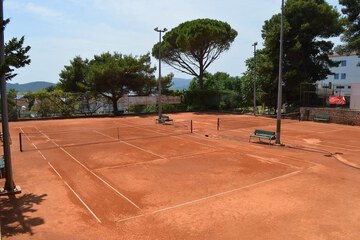 Tennis court