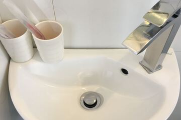 Bathroom sink