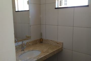Bathroom sink