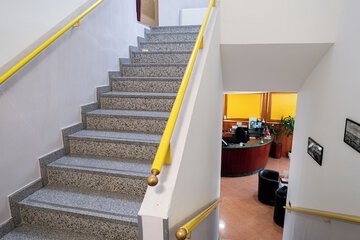 Handrails in stairways