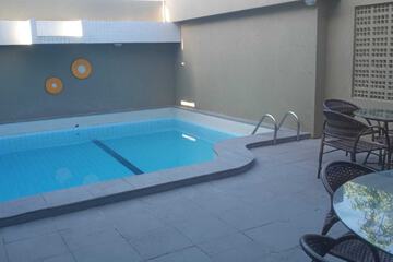 Pool waterfall