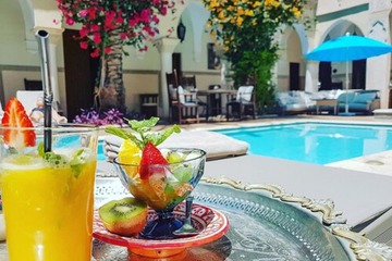 Poolside bar