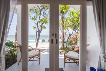 Beach/ocean view