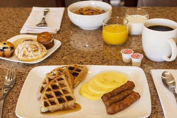 Breakfast/Coffee Service 29 of 35