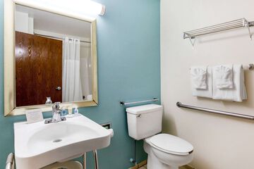 Room 9 of 35