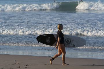Surfing/boogie boarding