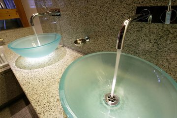 Bathroom sink