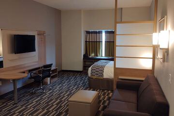 Room 10 of 23