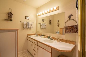 Bathroom sink
