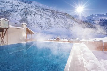 Rooftop pool