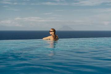 Infinity pool