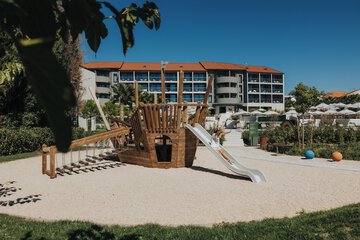 Children's play area - outdoor