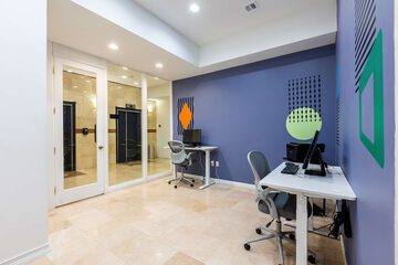 Business Center 43 of 49