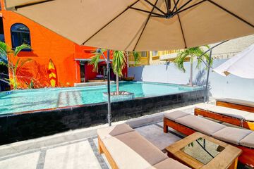 Infinity pool