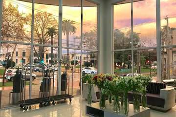 Lobby lounge