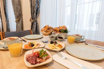 Breakfast meal