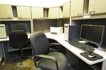 Business Center 82 of 87