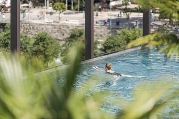 Infinity pool