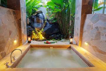 Jetted tub