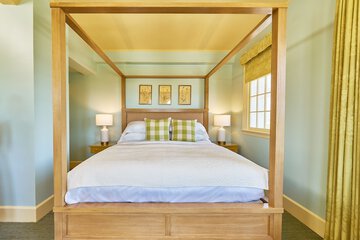 Room 42 of 70