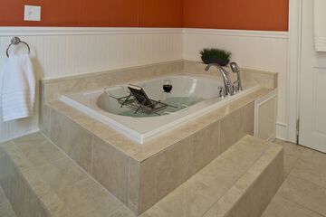 Jetted tub