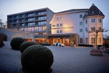 Front of property - evening/night
