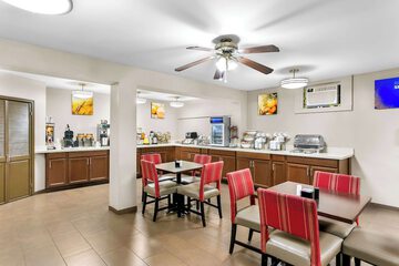 Breakfast/Coffee Service 32 of 38