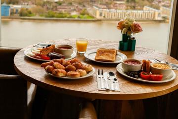 Breakfast area