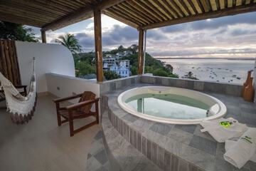 Private spa tub