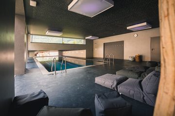 Exercise/lap pool