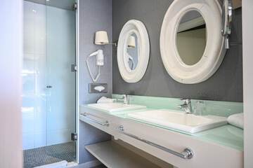 Bathroom sink