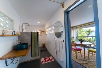 Bathroom shower