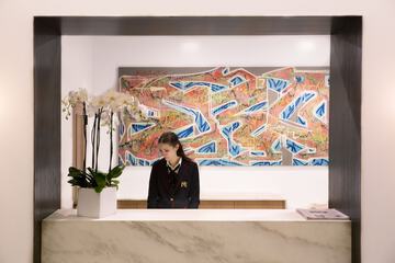 Concierge desk