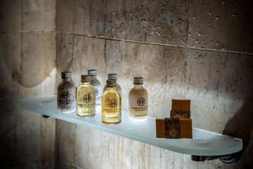 Bathroom amenities