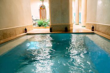 Pool waterfall