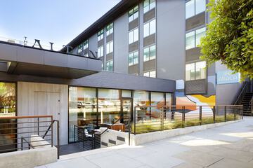 Hotel 6 of 102