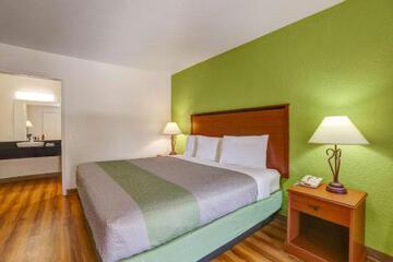 Room 17 of 24