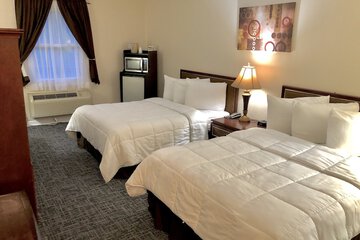 Bicentennial Inn