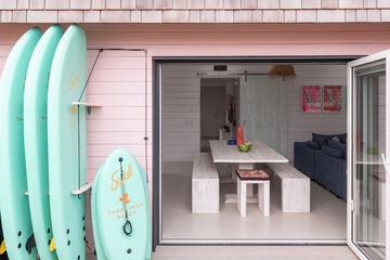 Surfing/boogie boarding