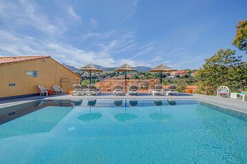 Infinity pool